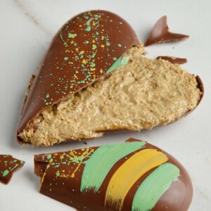 מארז לב עם מילוי שוקולד דובאי עם קדאיף